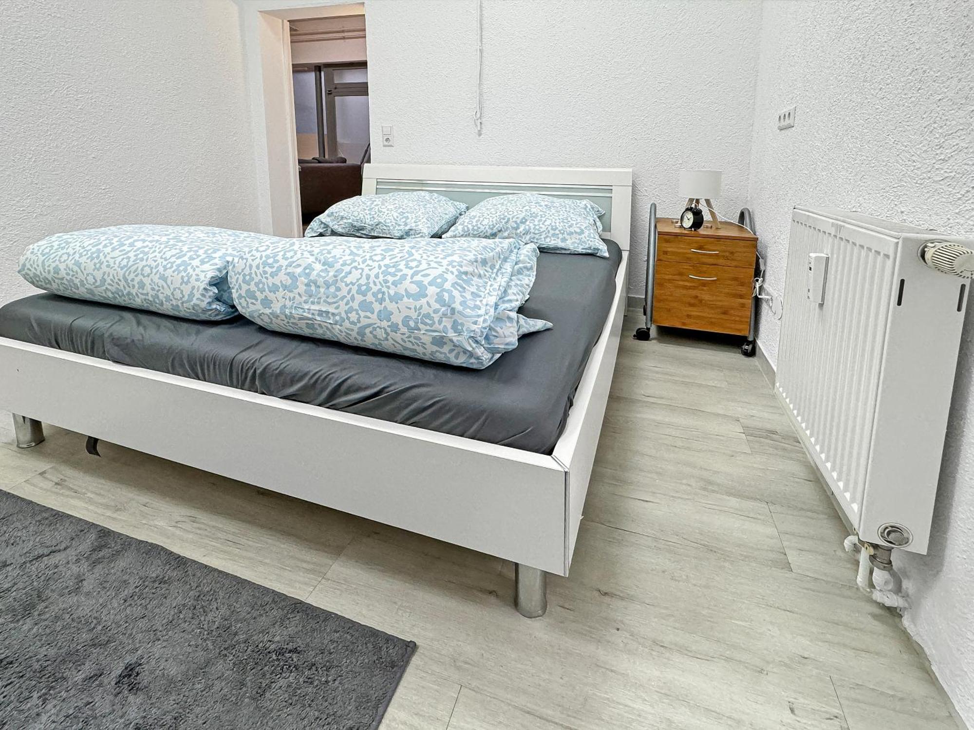 2 Zimmer Apartment Fuer 6 P, 15 Min Zum Flughafen Esslingen am Neckar ภายนอก รูปภาพ