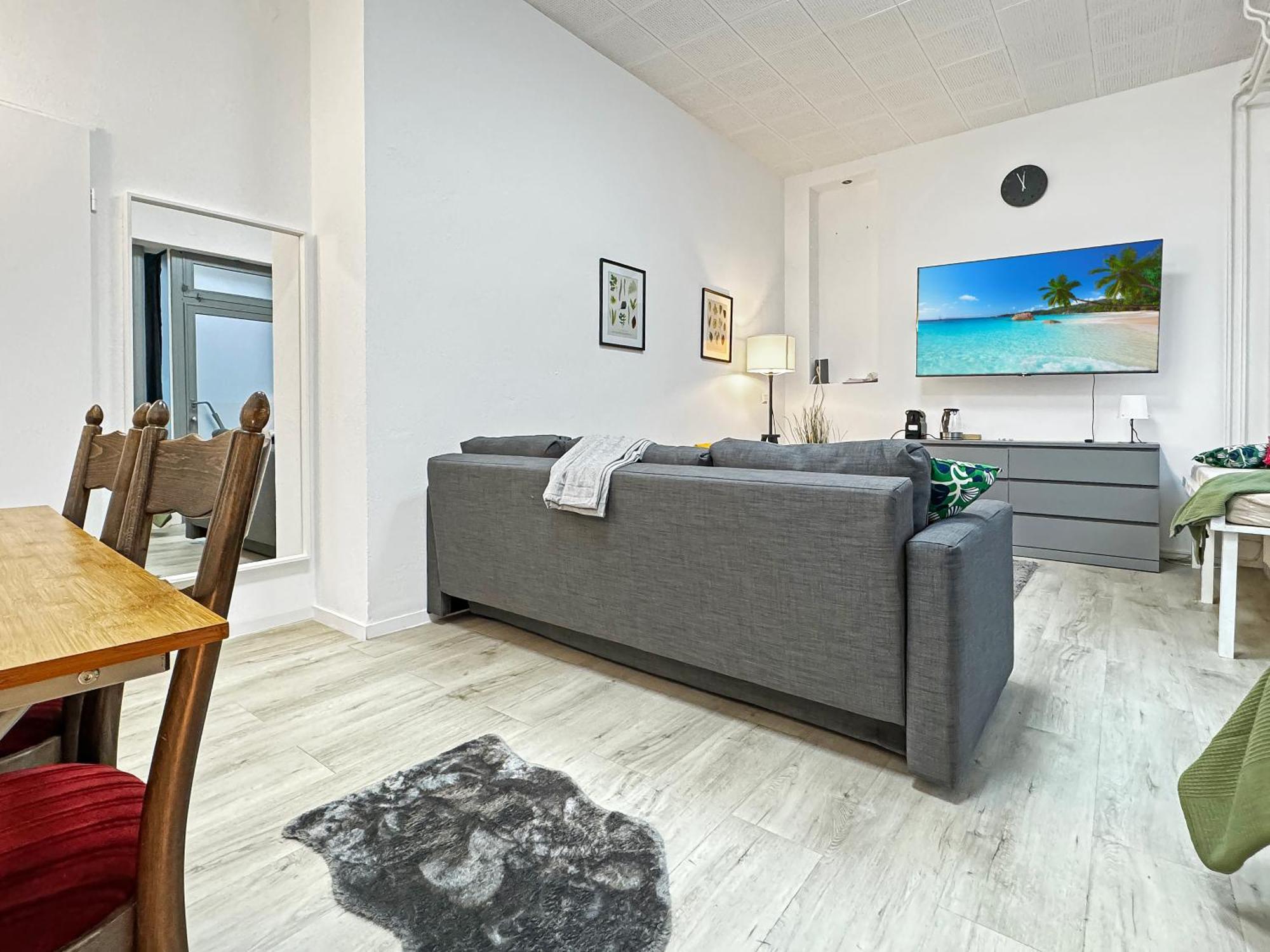 2 Zimmer Apartment Fuer 6 P, 15 Min Zum Flughafen Esslingen am Neckar ภายนอก รูปภาพ
